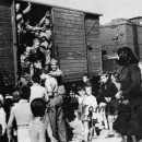 «Μα, γλυκεία μου Ελλάδα, όλους ανασταίνεις, όταν ξαναλές: Μολών Λαβέ»